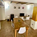 La Corte Di *