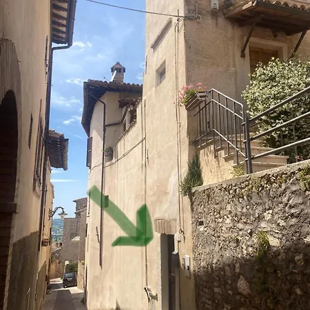 La Corte Di *