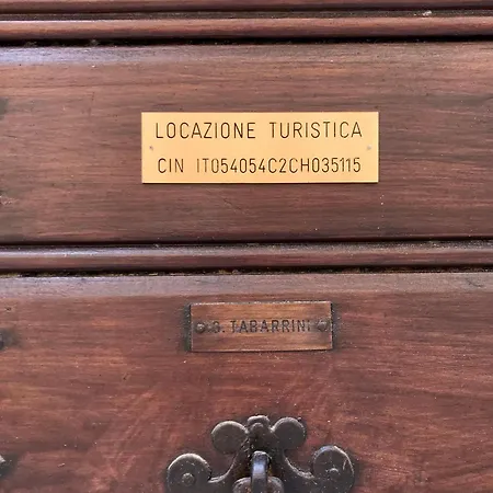 La Corte Di *